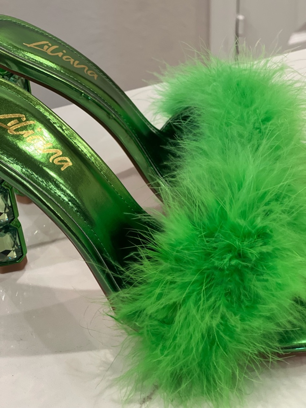 Green Feather Trim Slide Heels - Luxury Metallic Finish ❤️👌🏾 - Picture 5 of 6